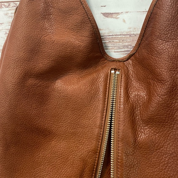 Jacki Easlick Cognac leather hobo bag - BEST SELLER! - Picture 10 of 14